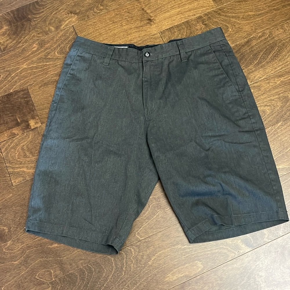 Volcom shorts